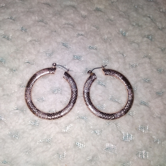 Hoops - Picture 1 of 1